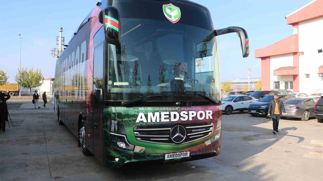 Diyarbakır'da DTSO, Amedspor'a Yeni Takım Otobüsü Hediye Etti