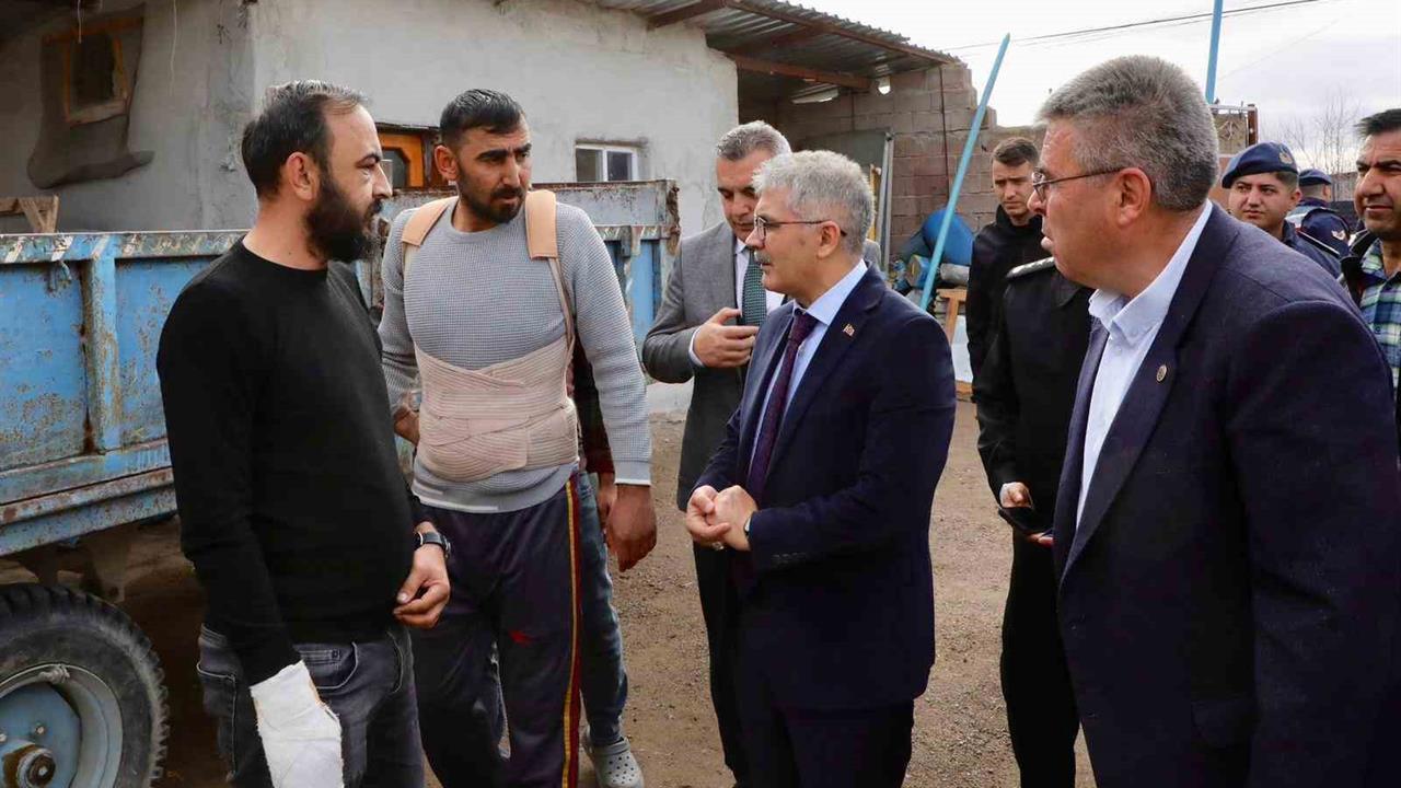 Niğde'de Halı Saha Kavgasının Ardından Vali Çelik Mağdurları Ziyaret Etti
