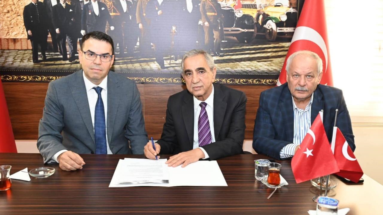 Tarsus'ta Esnafın Göz Sağlığı Maya Göz Hastanesine Emanet