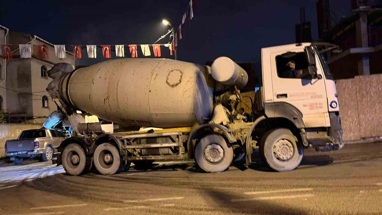 İstanbul Arnavutköy'de Beton Mikserine Düşen Sürücünün Kimliği Belli Oldu