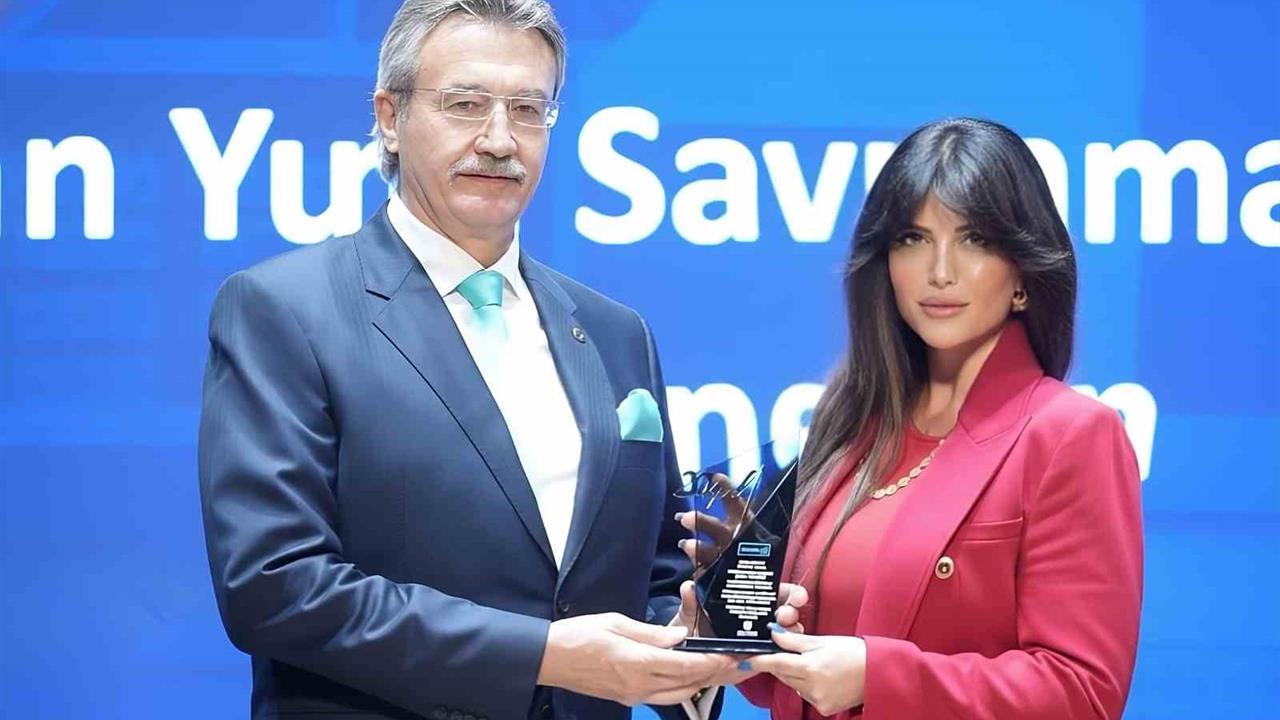 İstanbul'da CANiK, Uzak Ülkeler Şampiyonu Ödülünü Aldı