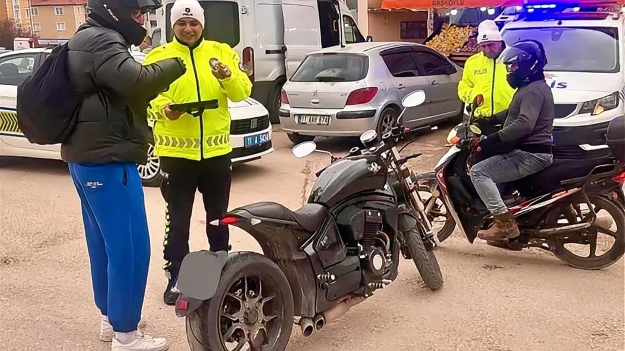 Bilecik Merkez'de Motosiklet ve ATV Sürücülerine Yönelik Trafik Denetimi Gerçekleştirildi.