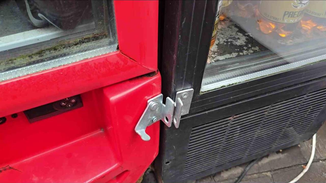 Zonguldak Ereğli'de Çocuklar Büfeden Enerji İçeceği Çaldı