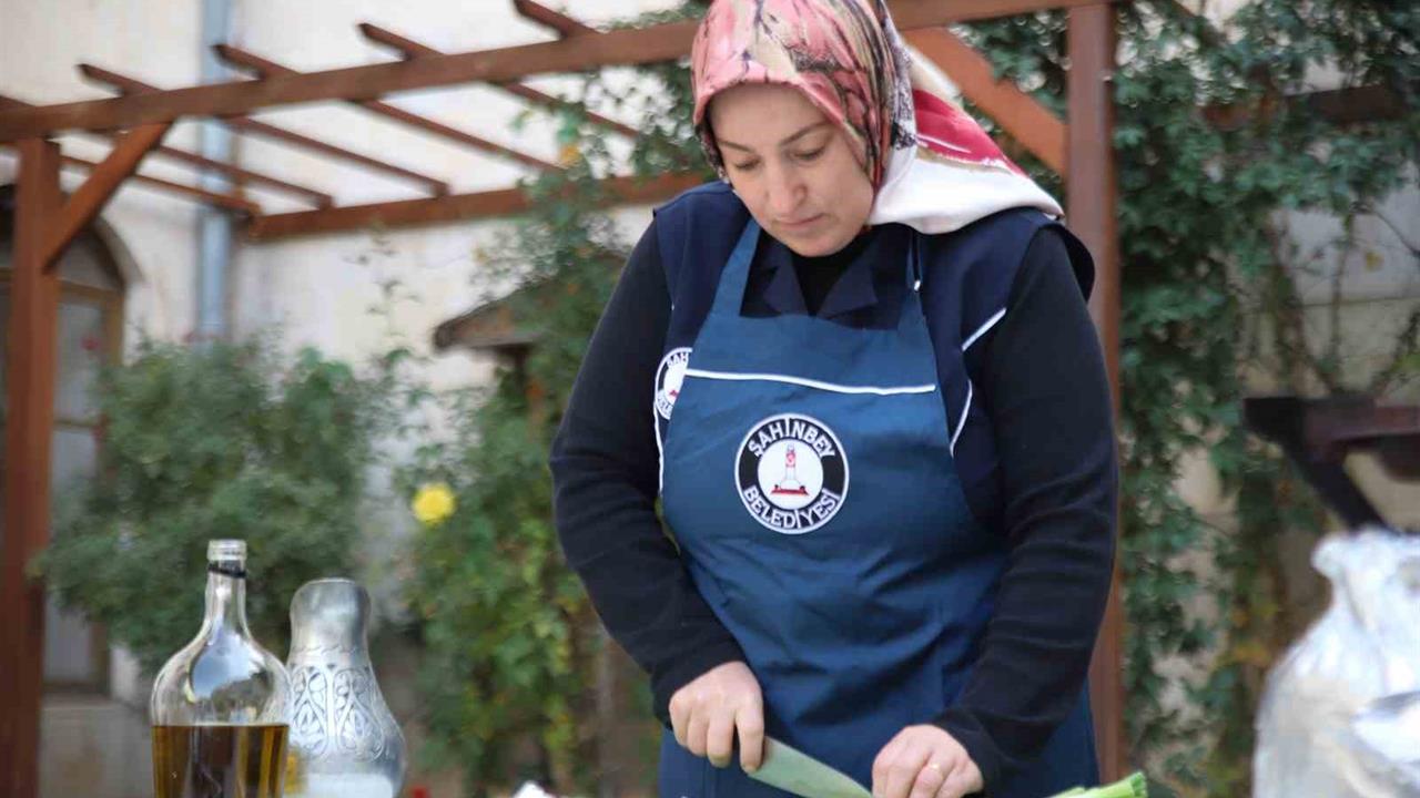Gaziantep Şahinbey'de Kış Aylarının Vazgeçilmezi Şiveydiz Yemeği Tanıtıldı