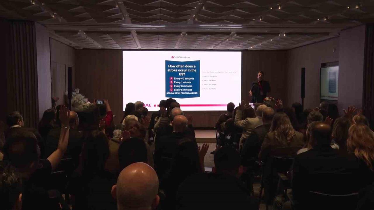 İstanbul'da düzenlenen sempozyumda inme hastaları iyileşme hikayelerini paylaştı.