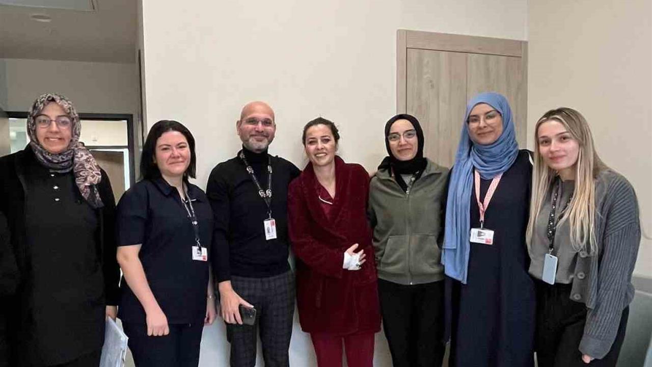 Kütahya Merkez'de Dev Yumurtalık Kitleleri Ameliyatla Alındı