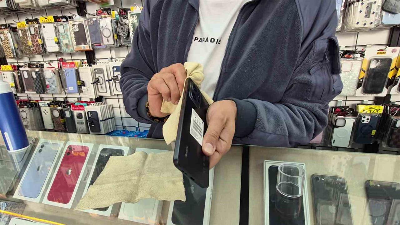 Düzce'de Cep Telefonlarının Hijyeni Bulaşıcı Hastalıklardan Korunmak İçin Önemli