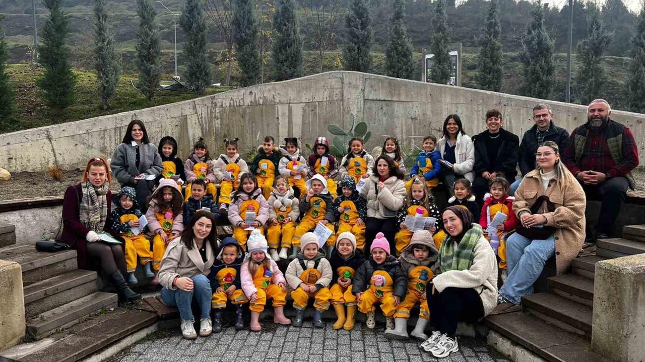 Düzce'de Nadas Çocuk Köyü Anaokulu Öğrencileri Botanik Bahçesi'ni Gezdi