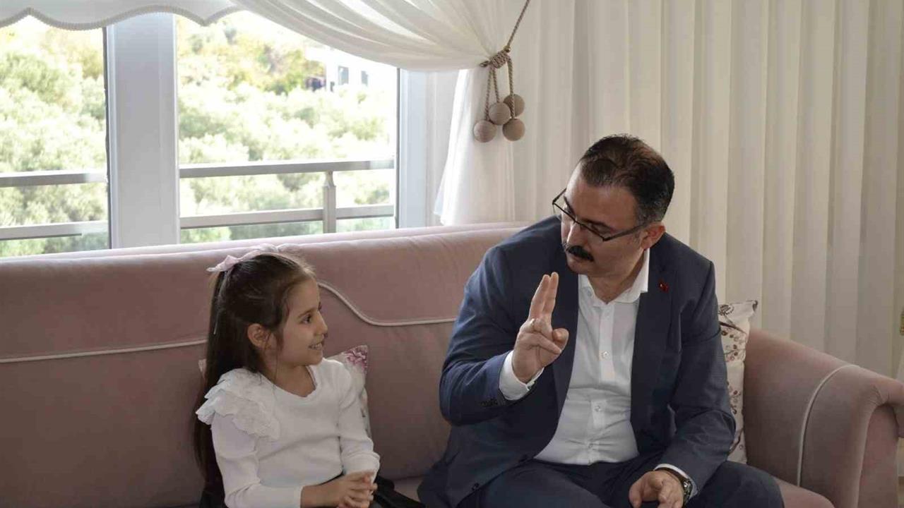 Aydın Sultanhisar'da Kaymakam Ali Ekber Ateş, Öğrencilerin Evlerine Misafir Oldu