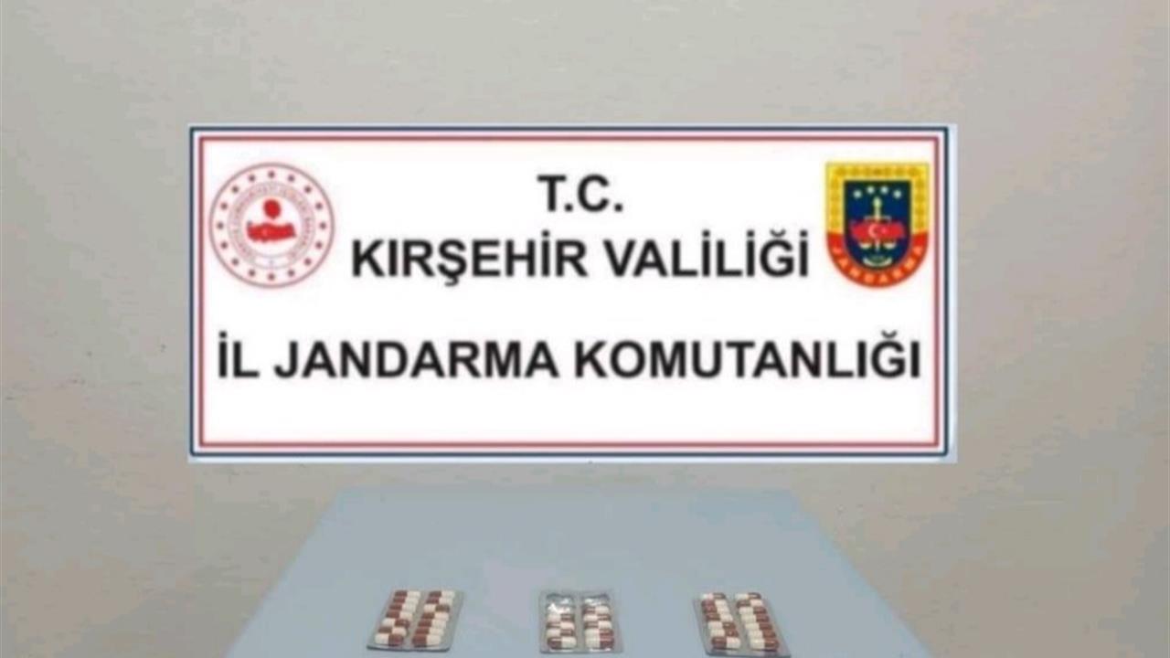 Kırşehir Merkez'de Jandarma Uygulamasında 37 Adet Uyuşturucu Hap Bulundu