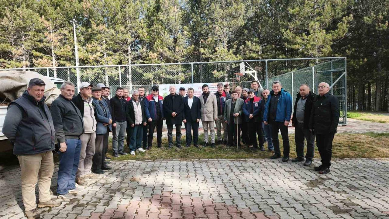 Aydın Kuyucak’ta 1200 Adet Kestane Fidanı Üreticilere Dağıtıldı