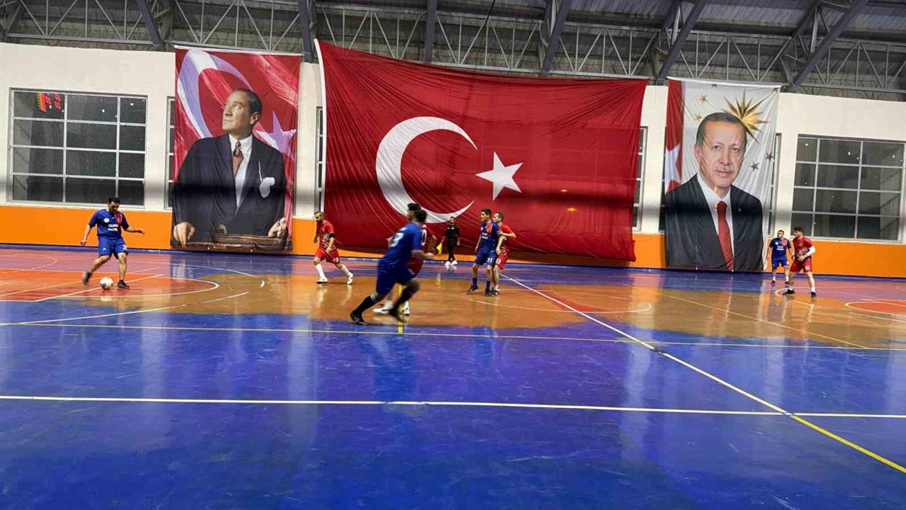 Muş Bulanık'ta Kurumlar Arası Futsal Turnuvası Heyecanı Başladı