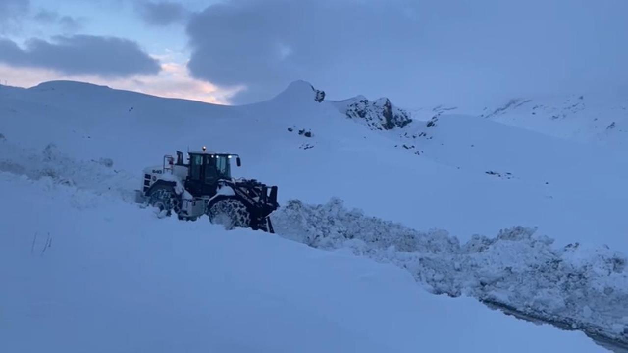 Şırnak'ta Kapalı Yollar İçin Ekipler Yoğun Çalışma İçinde