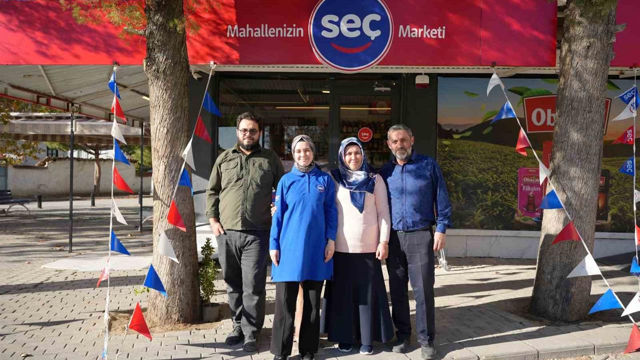 Denizli Serinhisar'da Anne ve Kızı Seç Market ile İşletmelerini Büyüttü