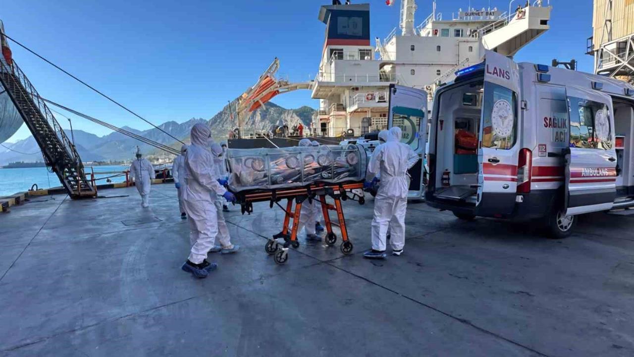 Antalya Limanı'nda Gerçekleştirilen Salgın Tatbikatında Acil Durum Planı Aktif Hale Getirildi