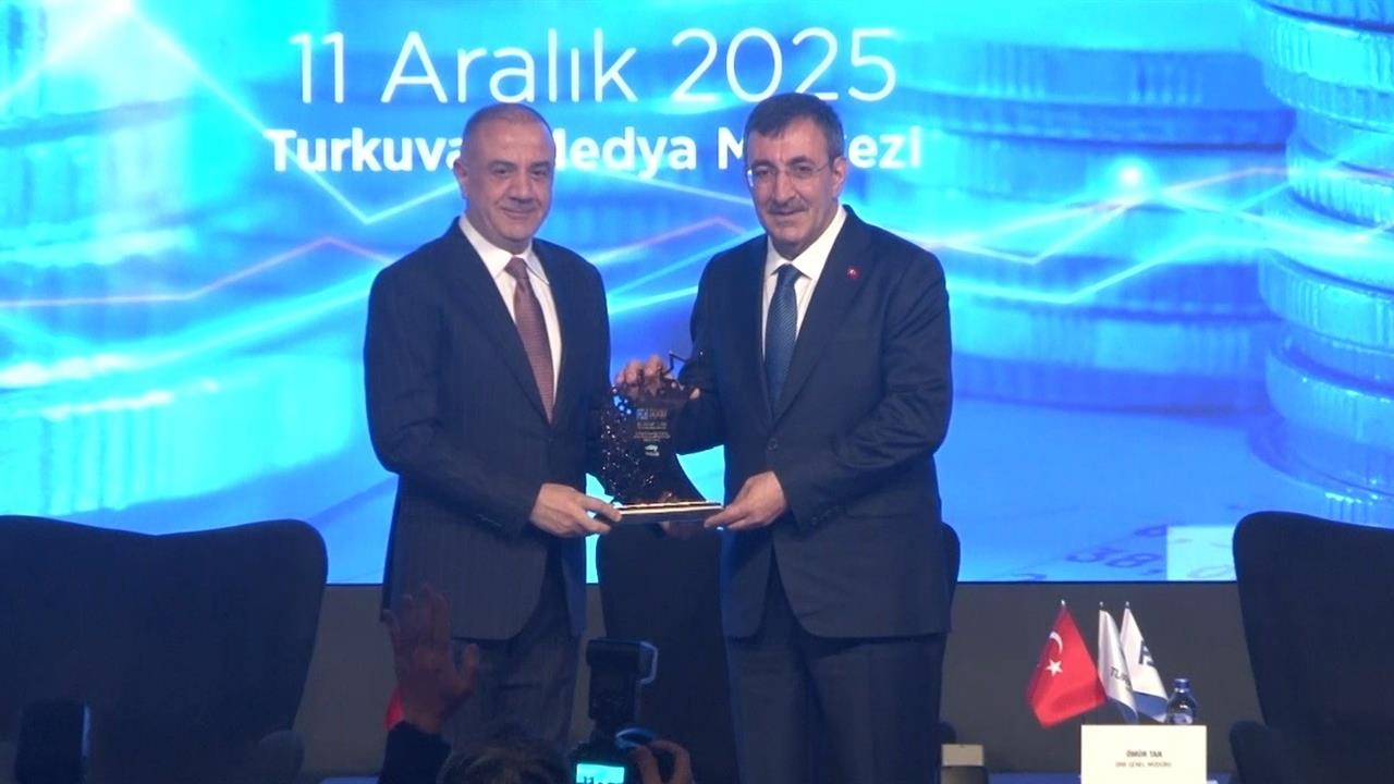 İstanbul'da Cumhurbaşkanı Yardımcısı Yılmaz, Türkiye'nin 2025'te en büyük 16. ülke olacağını açıkladı.