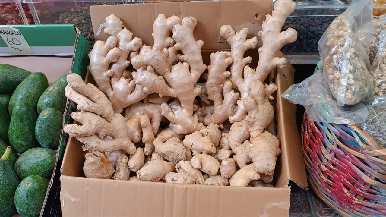 Bolu'da Hava Sıcaklıkları 10 Derece Düşerken, Aktarlarda Zencefil Tükeniyor