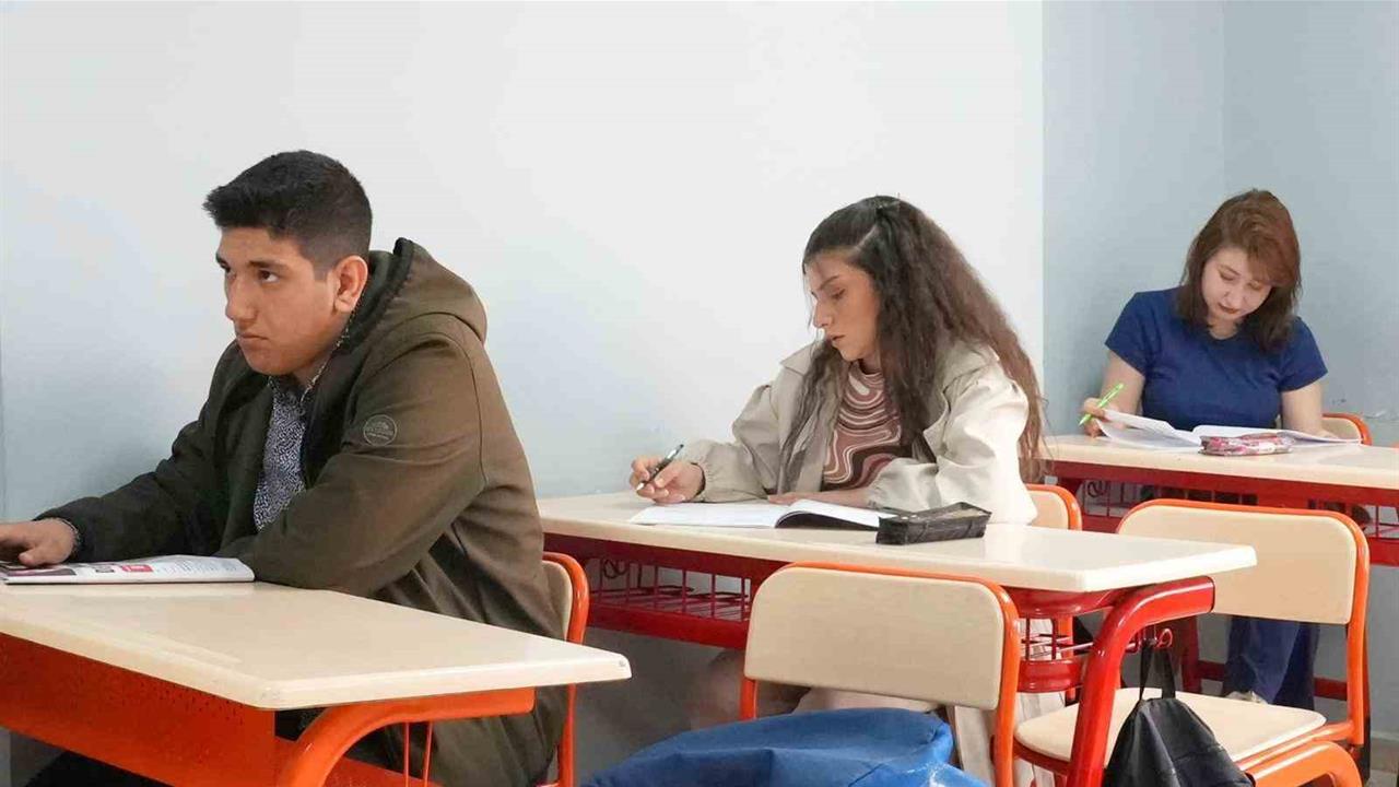 Elazığ'da Gençler İçin Ücretsiz YKS Deneme Sınavı Düzenlenecek