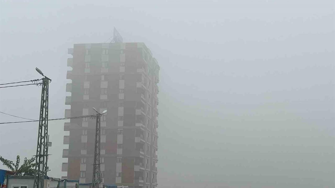 Hatay Antakya'da Sabah Saatlerinde Görüş Mesafesi 50 Metreye Kadar Düşerek Sis Etkili Oldu