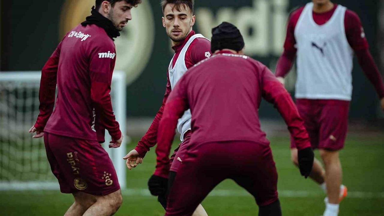 Galatasaray, Antalyaspor ile Oynayacağı Maç İçin Hazırlıklara İstanbul'da Başladı