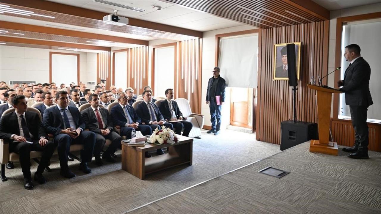 Malatya'da "Yönetimde Beden Dili ve Etkili İletişim" Semineri Gerçekleştirildi