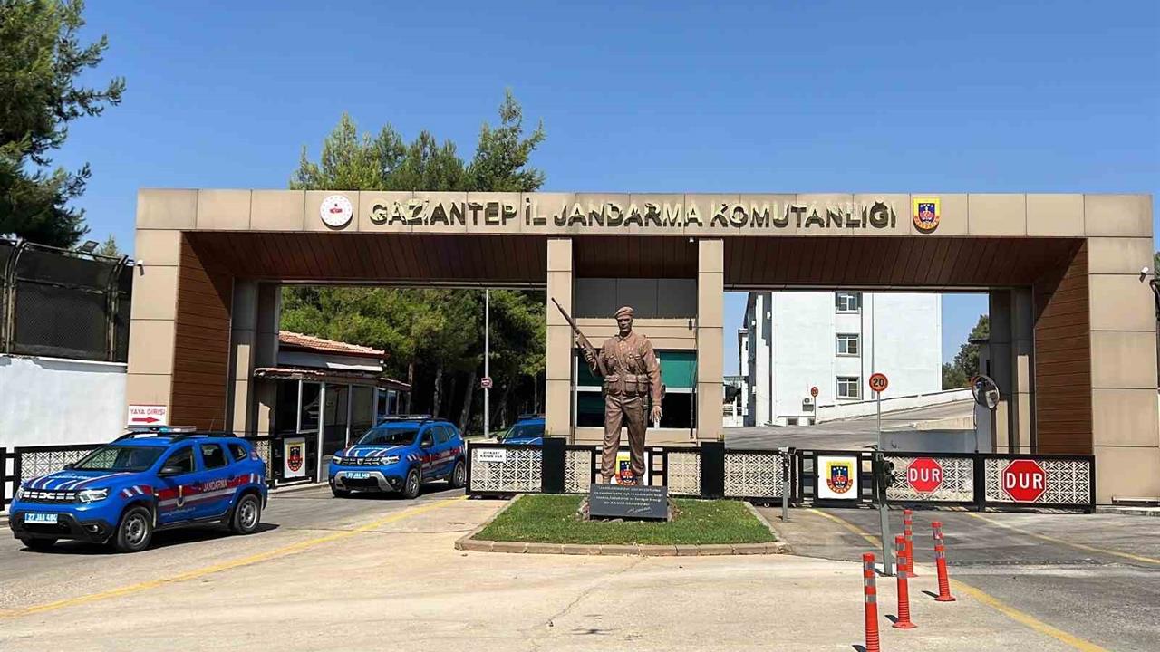 Gaziantep'te Jandarma'nın Yürüttüğü Operasyonda 19 Şahıs Tutuklandı
