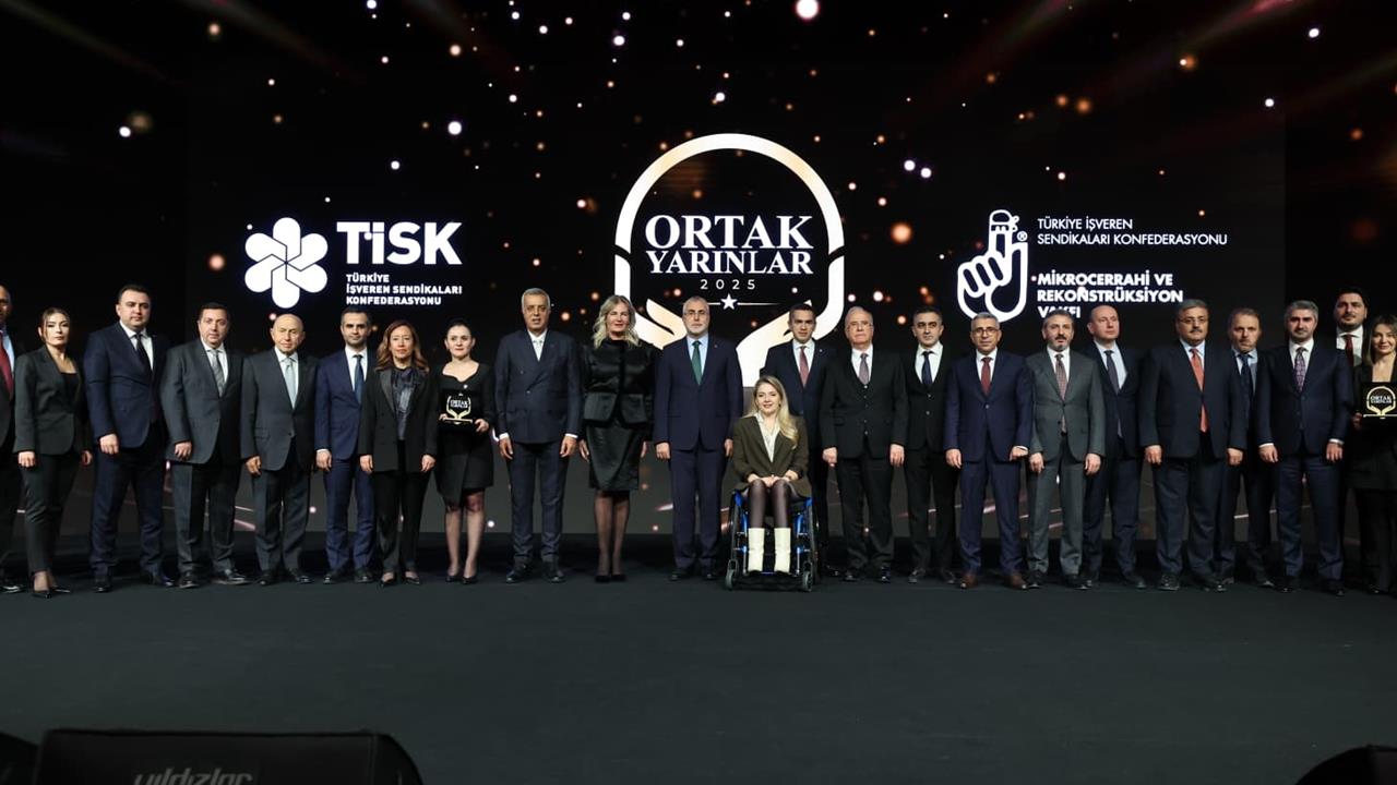 Bursa'da Mor Haritam Uygulaması, 'Kadınlar için Fayda Sağlayanlar' Kategorisinde Birincilik Ödülü Aldı