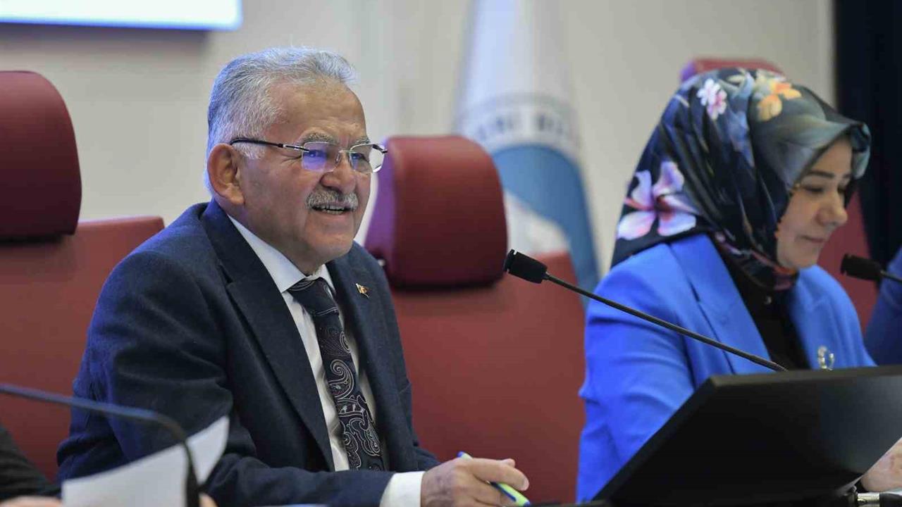 Kayseri Büyükşehir Belediye Başkanı Memduh Büyükkılıç, Kasım ayında 4. sırada yer aldı.