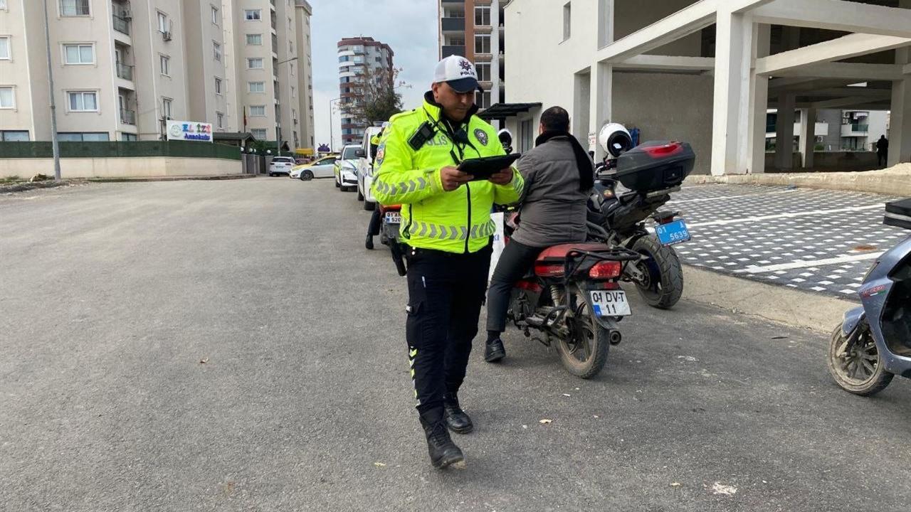 Adana'da Motosiklet Denetiminde 106 Sürücüye 623 Bin TL Ceza Kesildi