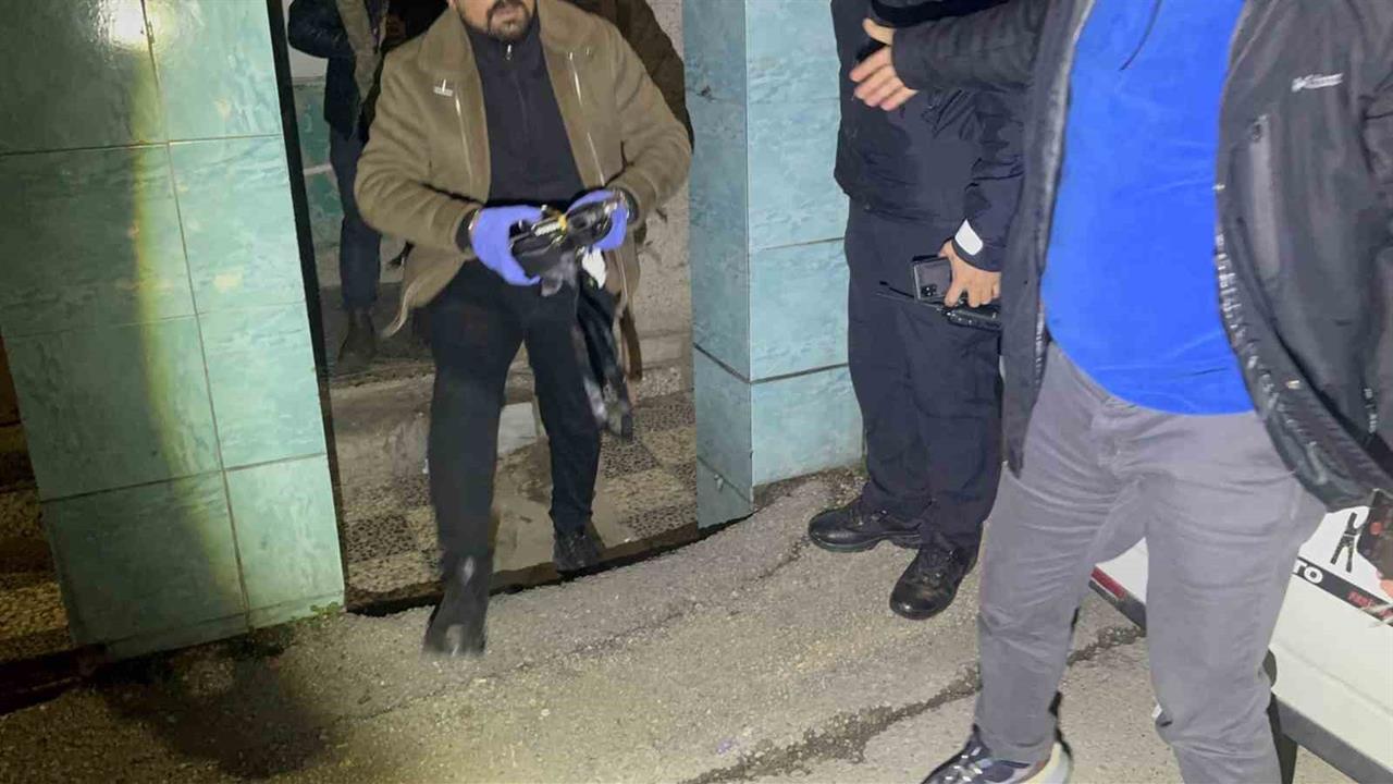 Bursa'da Gerçekleşen Operasyonda Cephanelik Ele Geçirildi