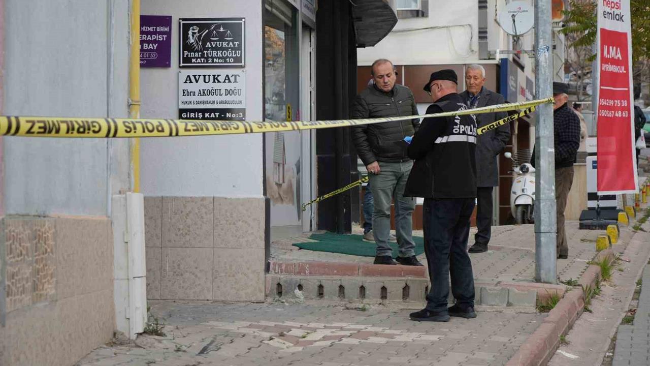 Kırıkkale'de Boşanma Görüşmesinde Kayınpederi Tarafından Vurulan Kadın Hayatını Kaybetti