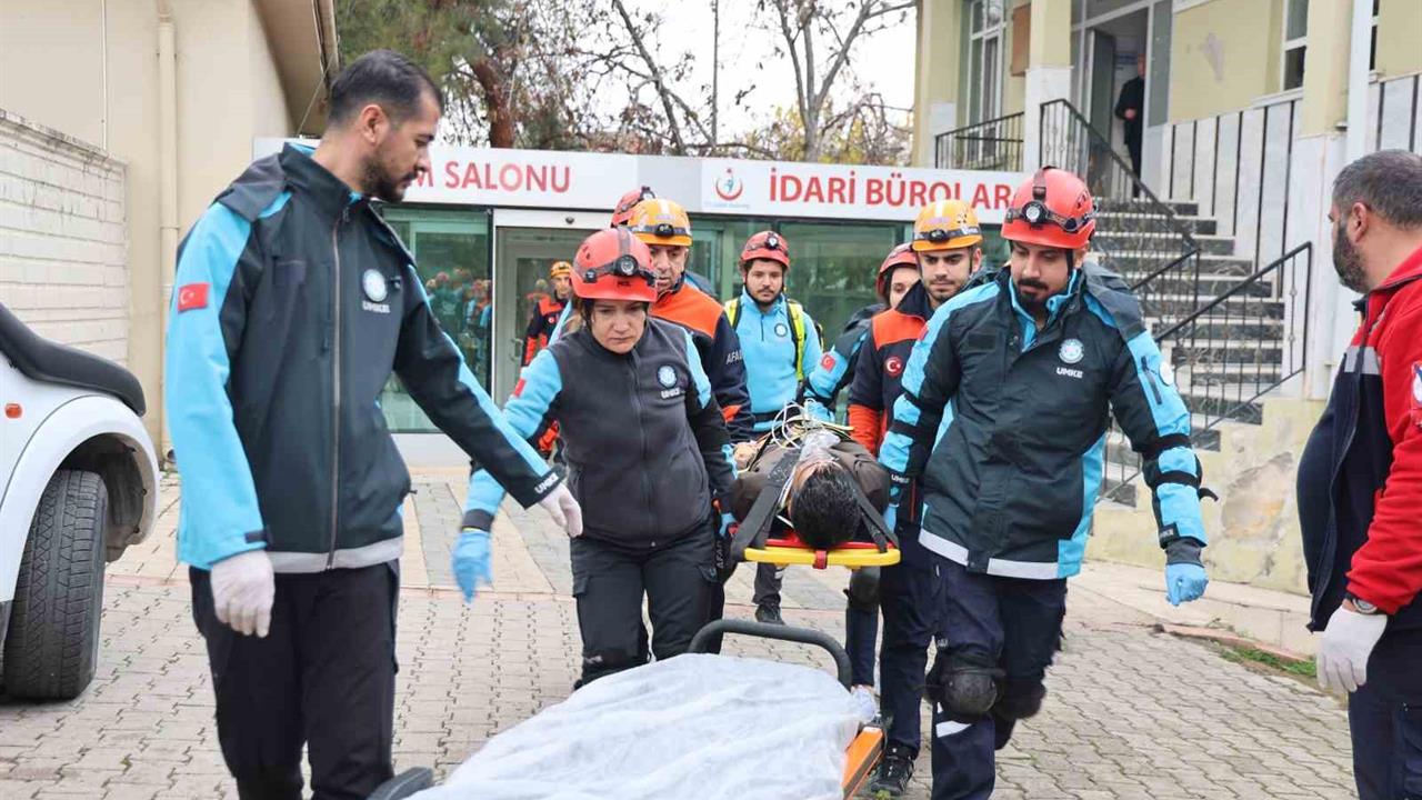 Elazığ'da Gerçekleştirilen Deprem ve Yangın Tatbikatına Ekipler Katıldı