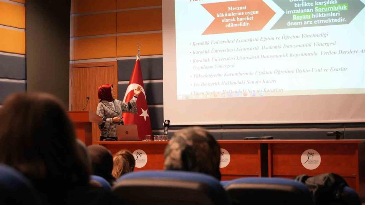 Karabük Üniversitesi'nde Gerçekleşen Tez Yazım Atölyesi Programı Başarıyla Sona Erdi