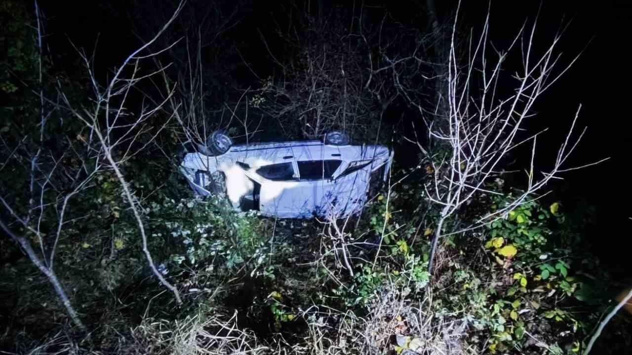 Artvin Ardanuç'ta Uçuruma Yuvarlanan Otomobilde 4 Kişi Yaralandı