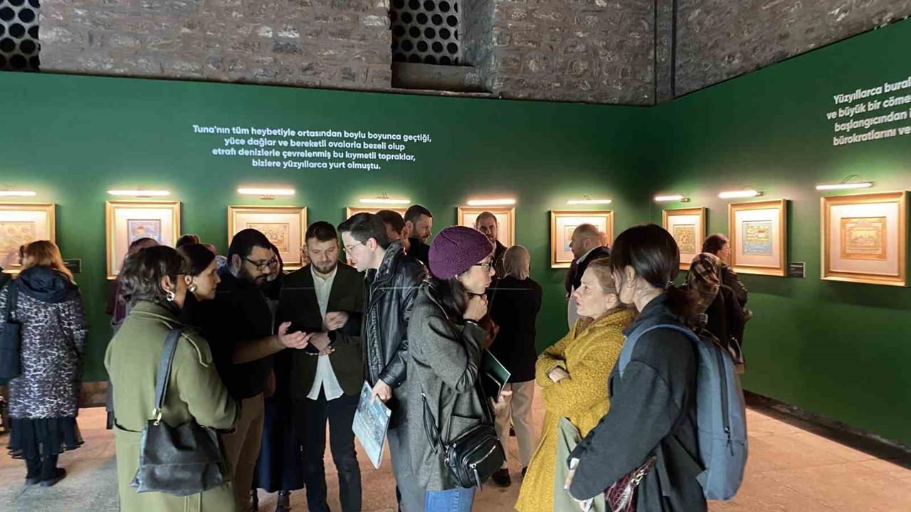 Beyoğlu'nda "Rumeli'de Kaybolan Osmanlı İzleri" Minyatür Sergisi Sanatseverlerle Buluştu