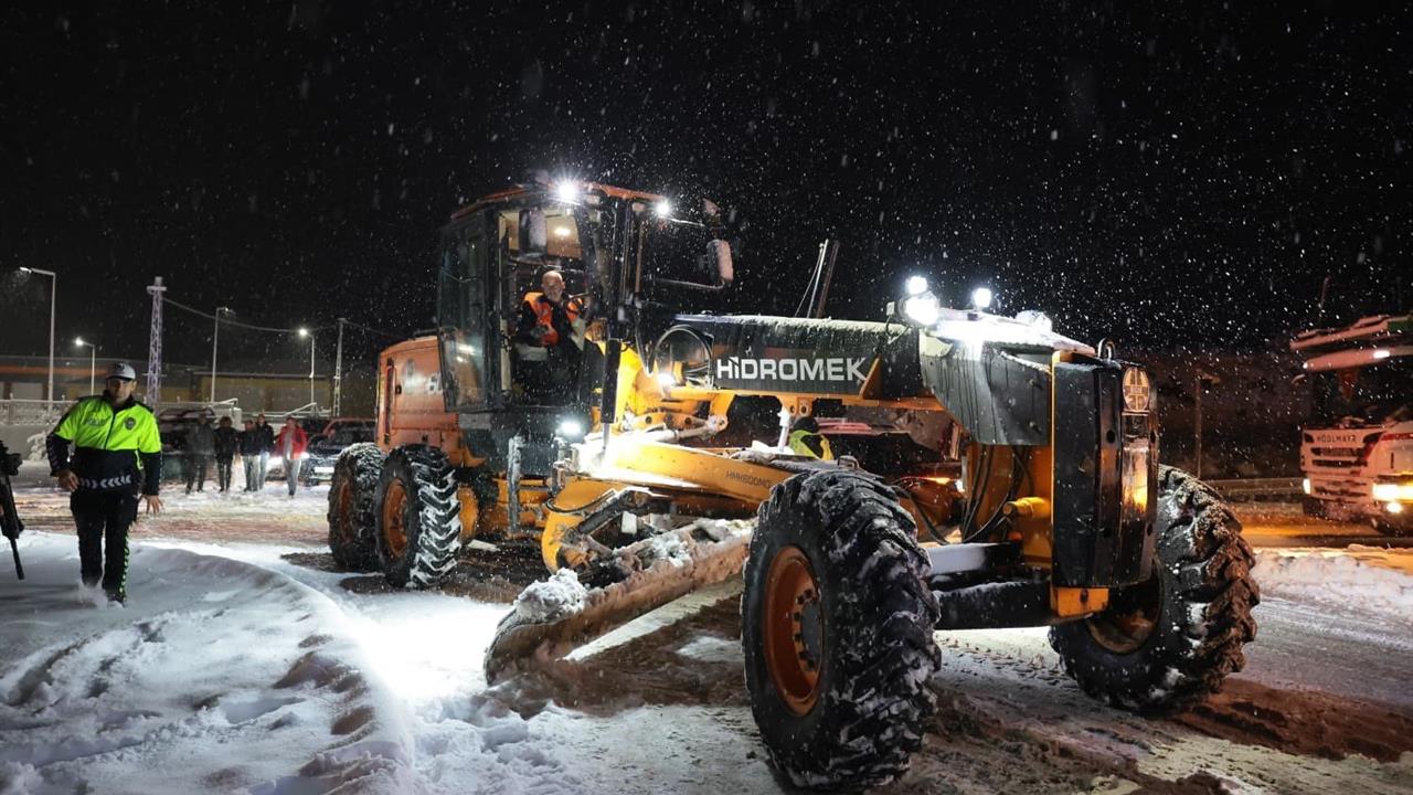Erzincan'da Vali Hamza Aydoğdu, Karla Mücadele Çalışmalarını İnceledi