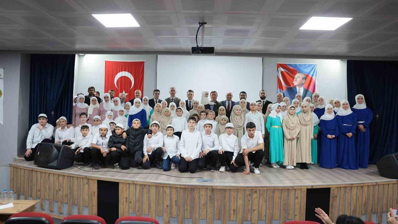 Erzincan Üzümlü'de Ahıska Türkleri ve Protokol Üç Aylar Programında Bir Araya Geldi.