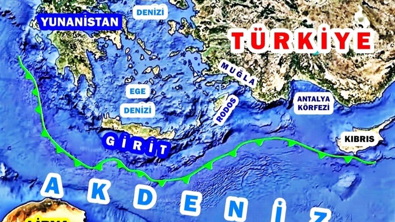 Trabzon'da Timuçin Özat, Girit'te olası büyük depremin tsunami riski doğuracağını belirtti.