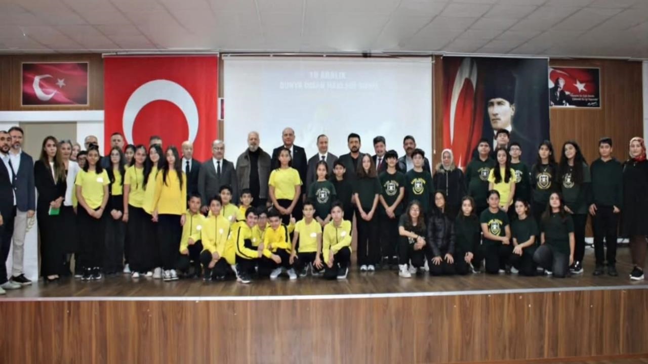 Tarsus'ta, 10 Aralık Dünya İnsan Hakları Günü'nde 'her İnsan, Hakları İle İnsandır' Vurgusu Yapıldı