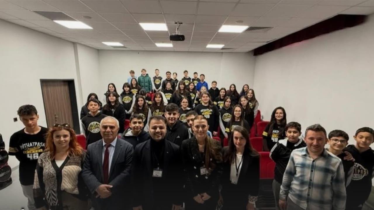 Emirdağ Mithatpaşa Ortaokulu'nda Gerçekleşen Bilim Odaklı Buluşma Projesi İlgi Gördü.