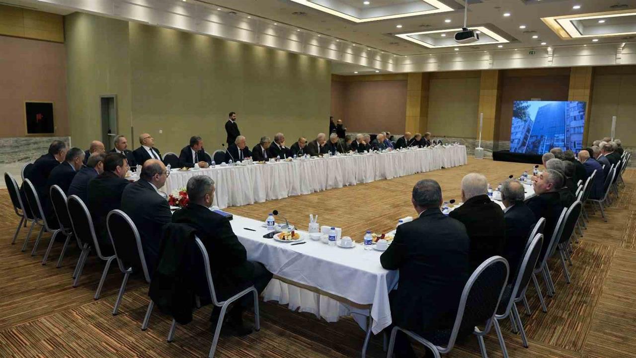 Ankara'da TŞOF Genel Başkanı Yiğiner'in Öncülüğünde Esnaf Zirvesi Gerçekleştirildi