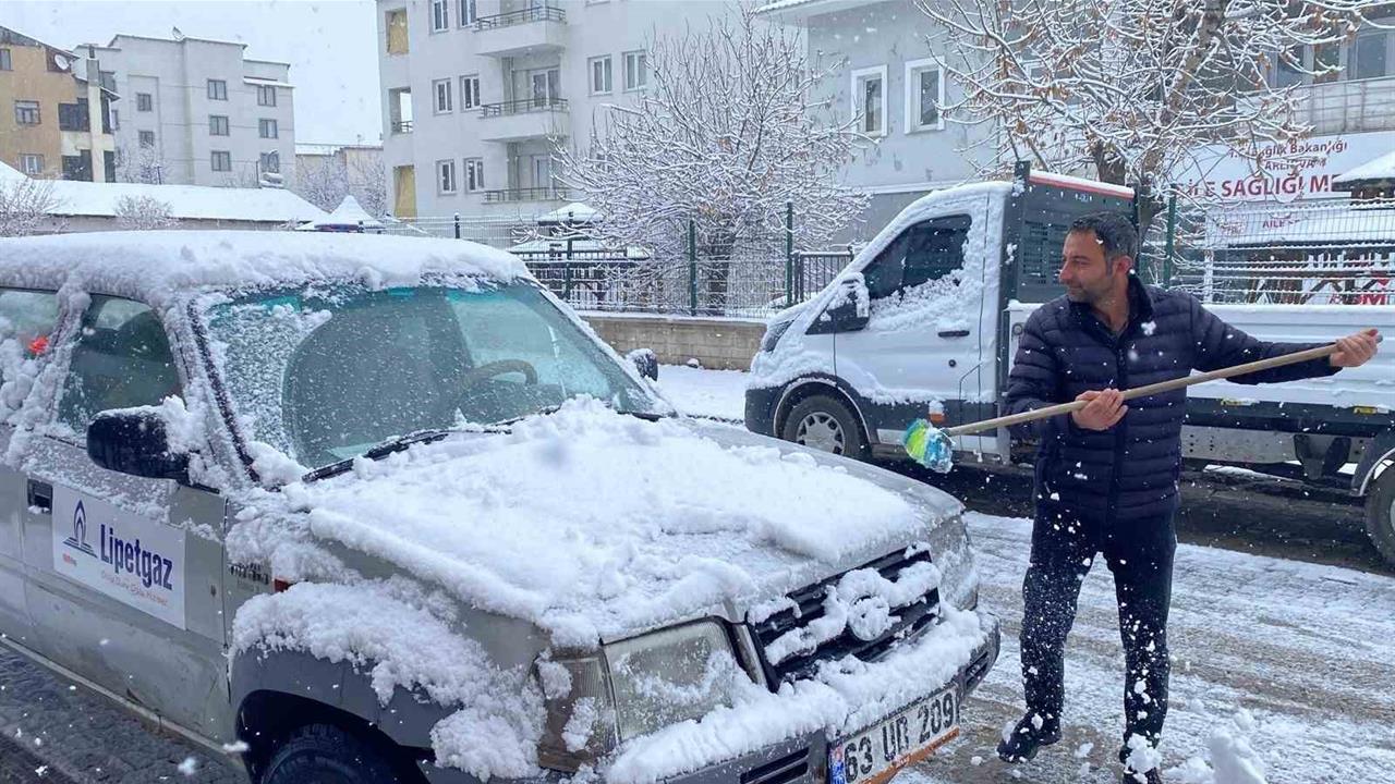 Bingöl Karlıova'da Kar Yağışı Sonrası Manzara Değişti