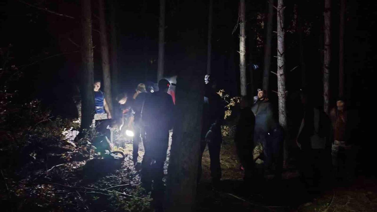 Eskişehir'de Uluslararası Dağ Günü'nde 25 Kişilik Grupla Gece Yürüyüşü Yapıldı