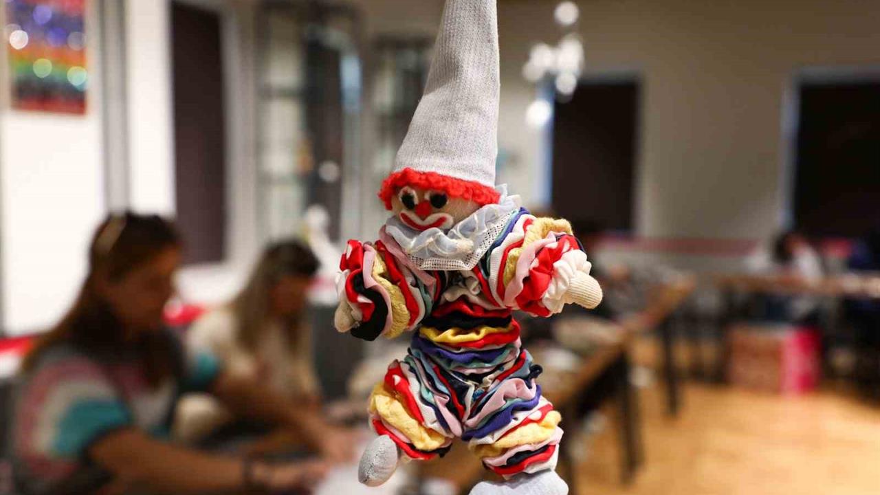 Antalya'da Atık Kumaşlardan Yılbaşı Maskotu Yapım Atölyesi Düzenlendi