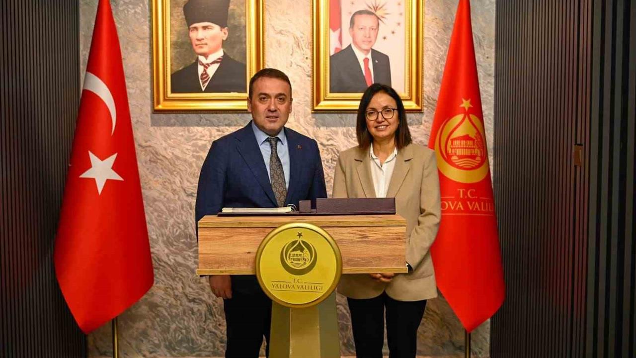 Bilecik Valisi Faik Oktay Sözer, Düzensiz Göçle Mücadele Koordinasyon Toplantısına katıldı.