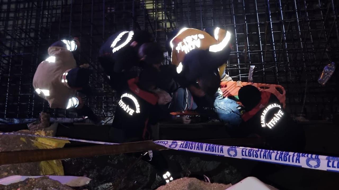 Kahramanmaraş Elbistan'da 6 Metrelik Çukura Düşen Şahıs Kurtarıldı