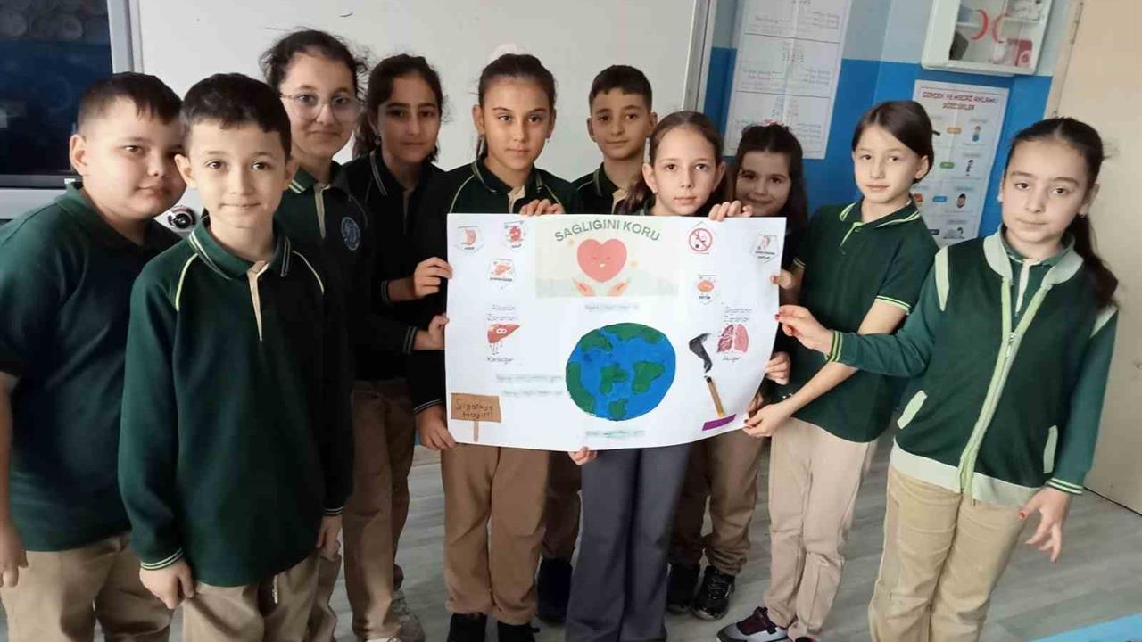 Düzce Karaçalı'daki Öğrenciler Sigara ve Alkolün Zararlarını Anlattı