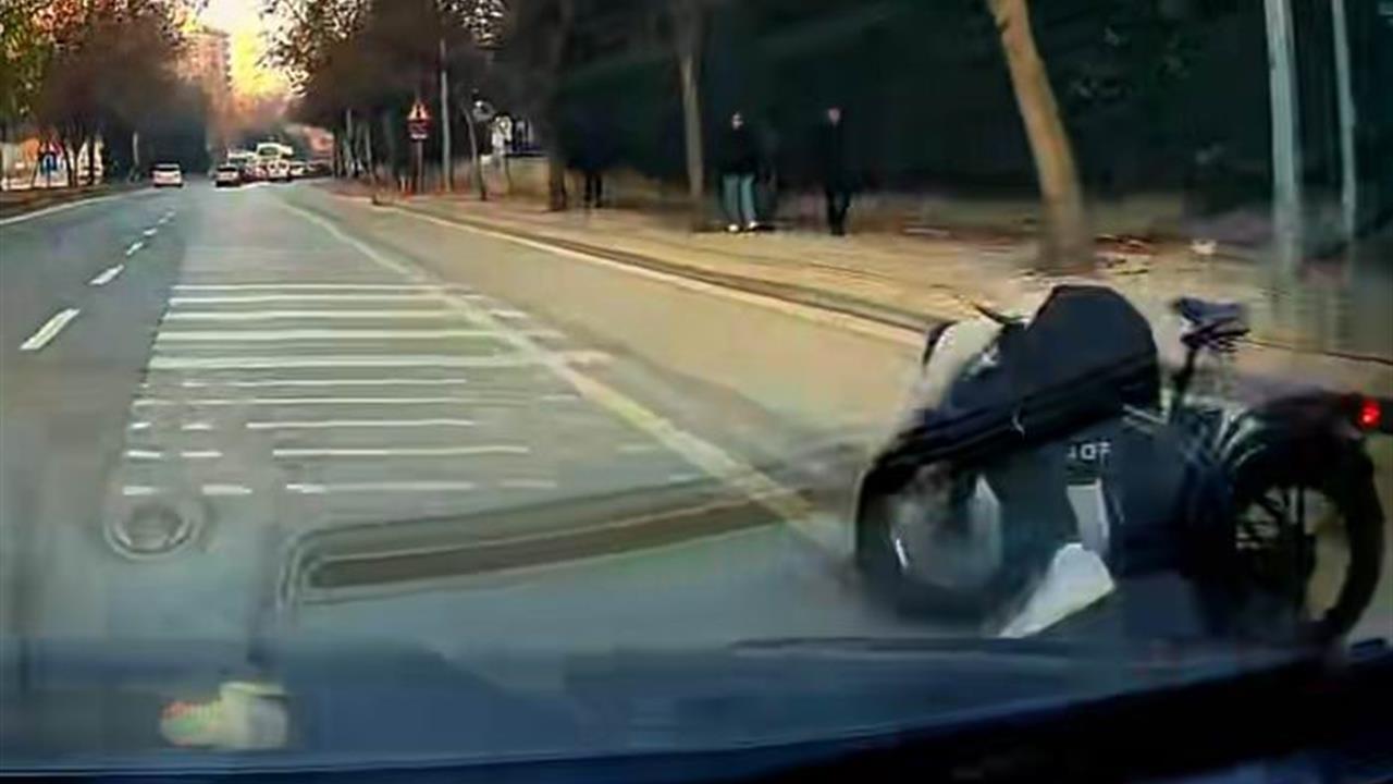 Konya'da Bisiklet Sürerken Otomobilin Altında Kalmaktan Son Anda Kurtuldu