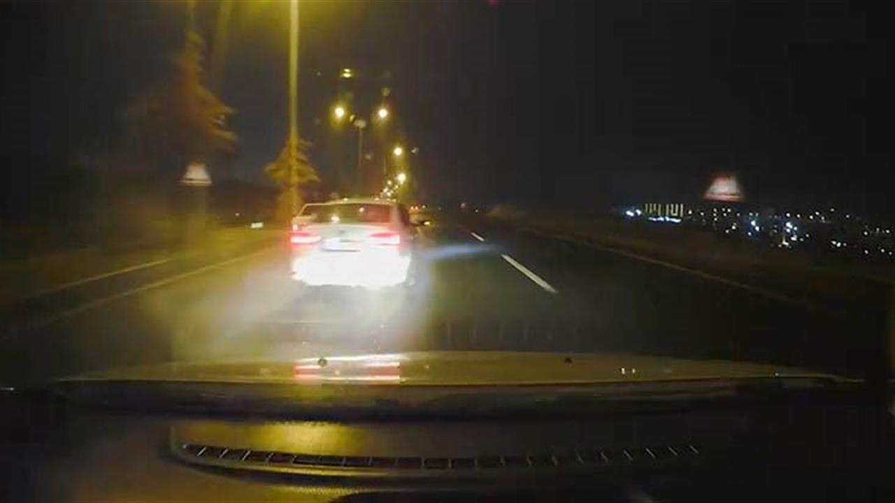 Elazığ Güney Çevre Yolunda Islak Yolda Tehlikeli Makas Atma Olayı