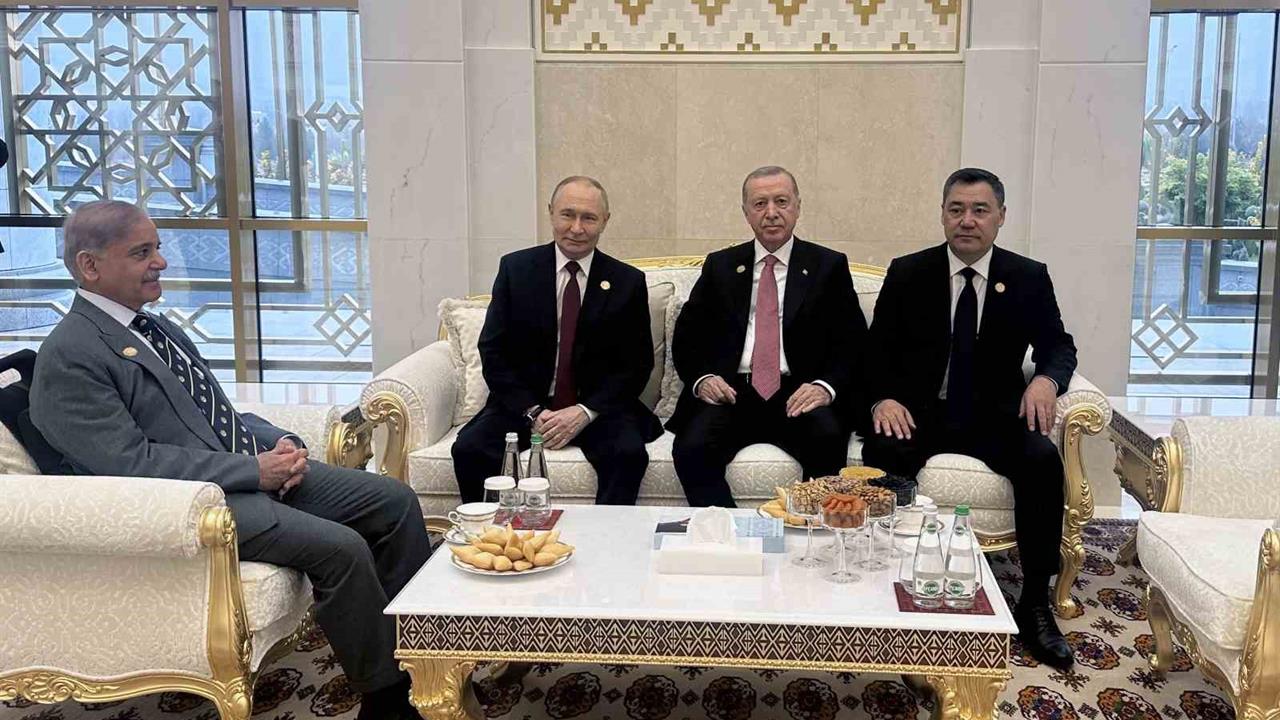 Cumhurbaşkanı Erdoğan, Aşkabat'ta Putin, Şerif ve Berdimuhammedov ile Görüştü